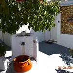 Mannashouse Embonas